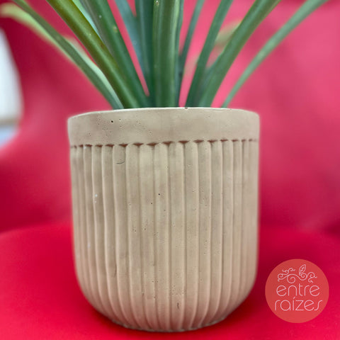 Mini abacaxi ornamental + cachepot em cimento